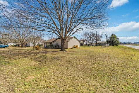 405 Lynch Street Smithville TX 78957