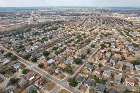 901 E Whispering Hollow Drive Kyle TX 78640