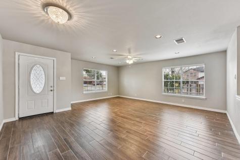 901 E Whispering Hollow Drive Kyle TX 78640