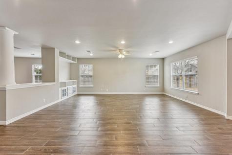 901 E Whispering Hollow Drive Kyle TX 78640