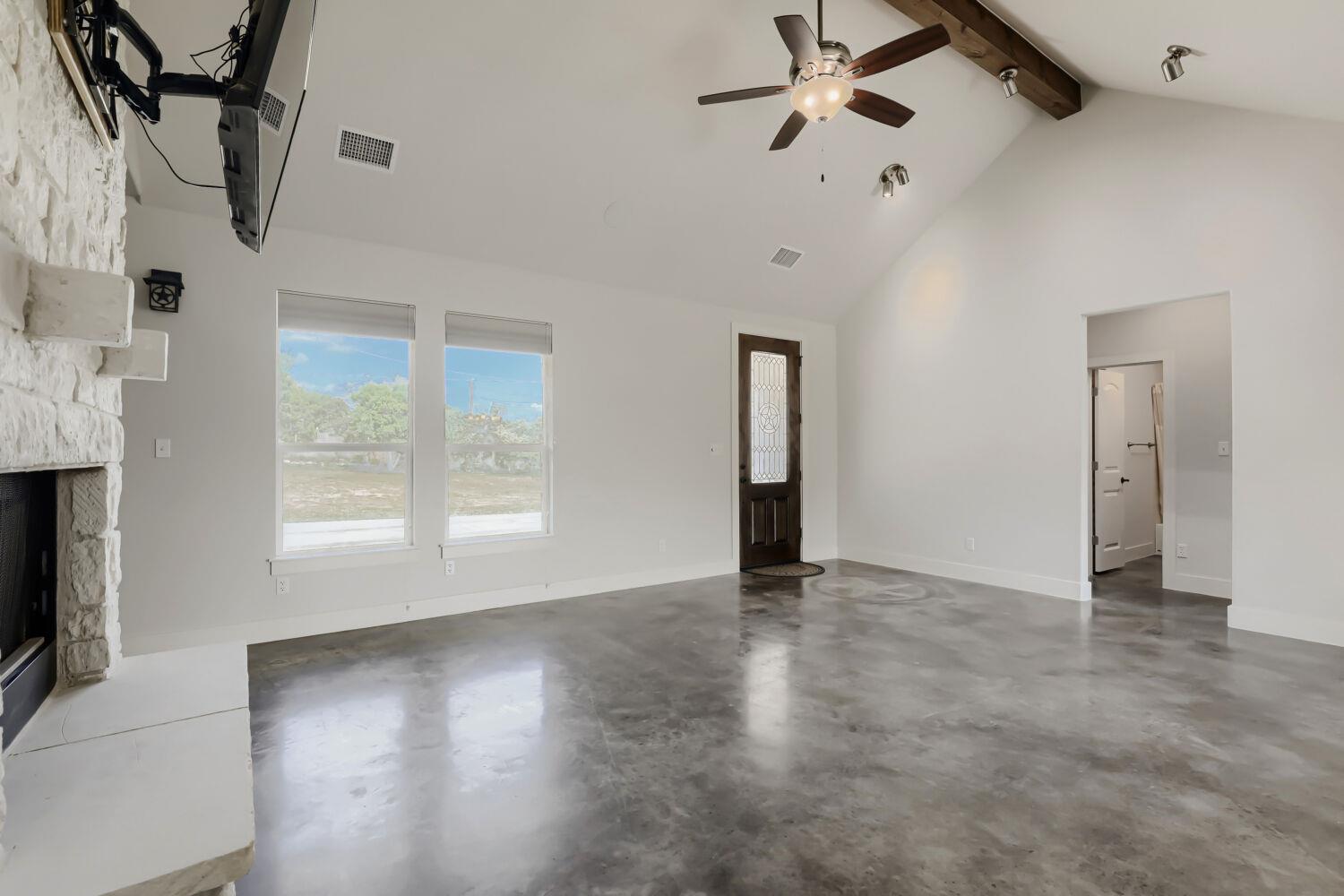 20401 Siesta Shores Drive Spicewood TX 78669
