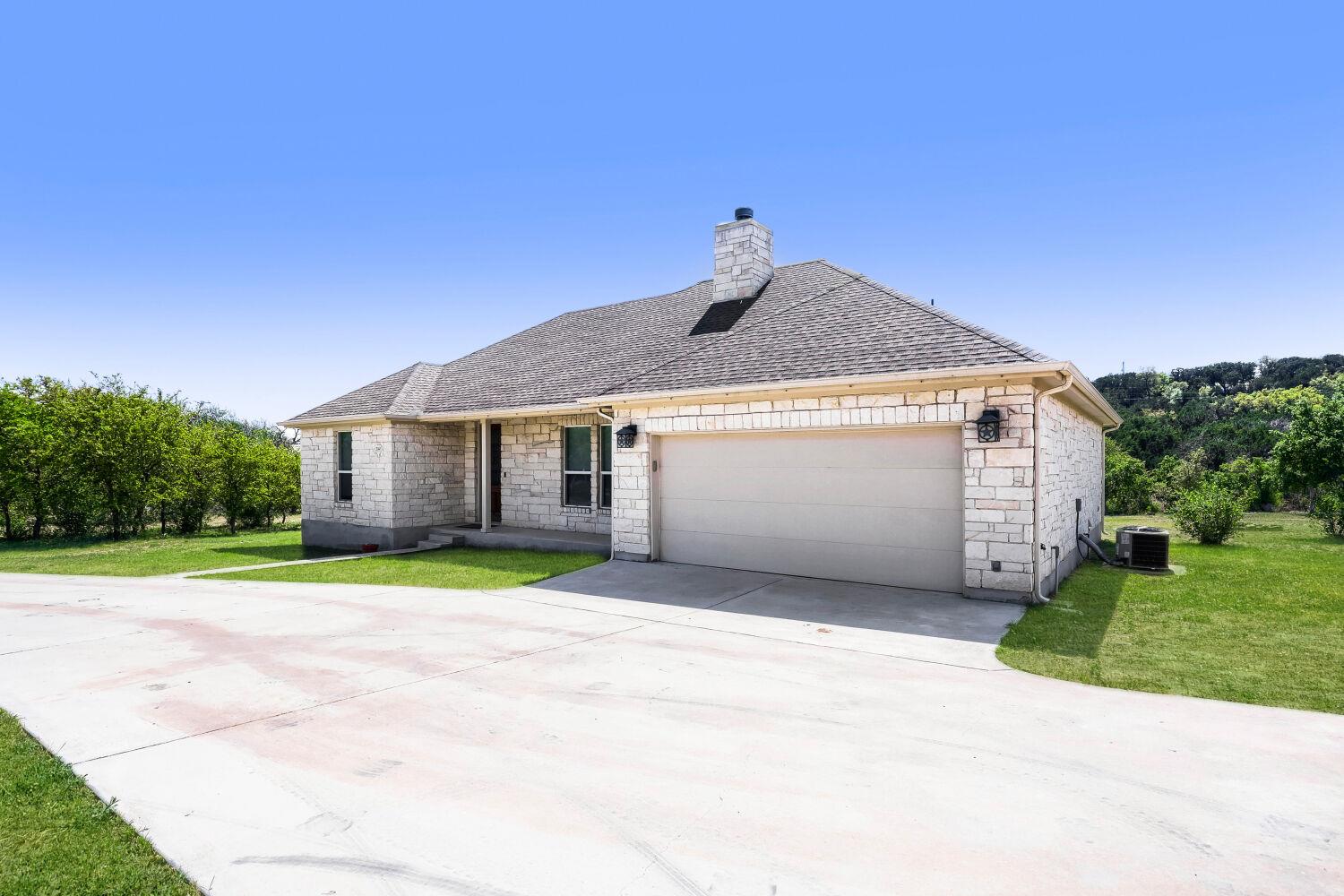 20401 Siesta Shores Drive Spicewood TX 78669