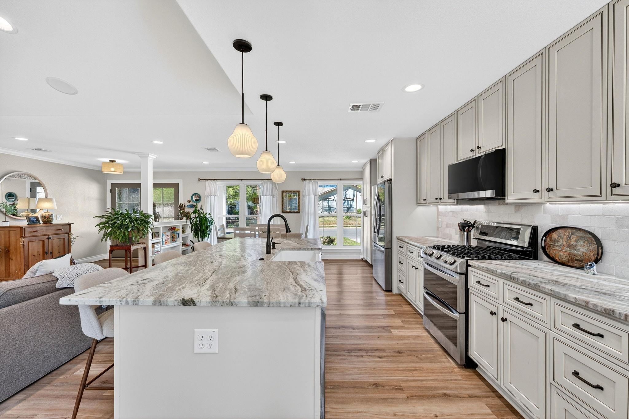 8611 Winding Walk Austin TX 78757
