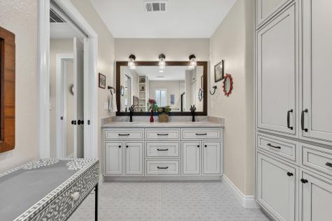 8611 Winding Walk Austin TX 78757