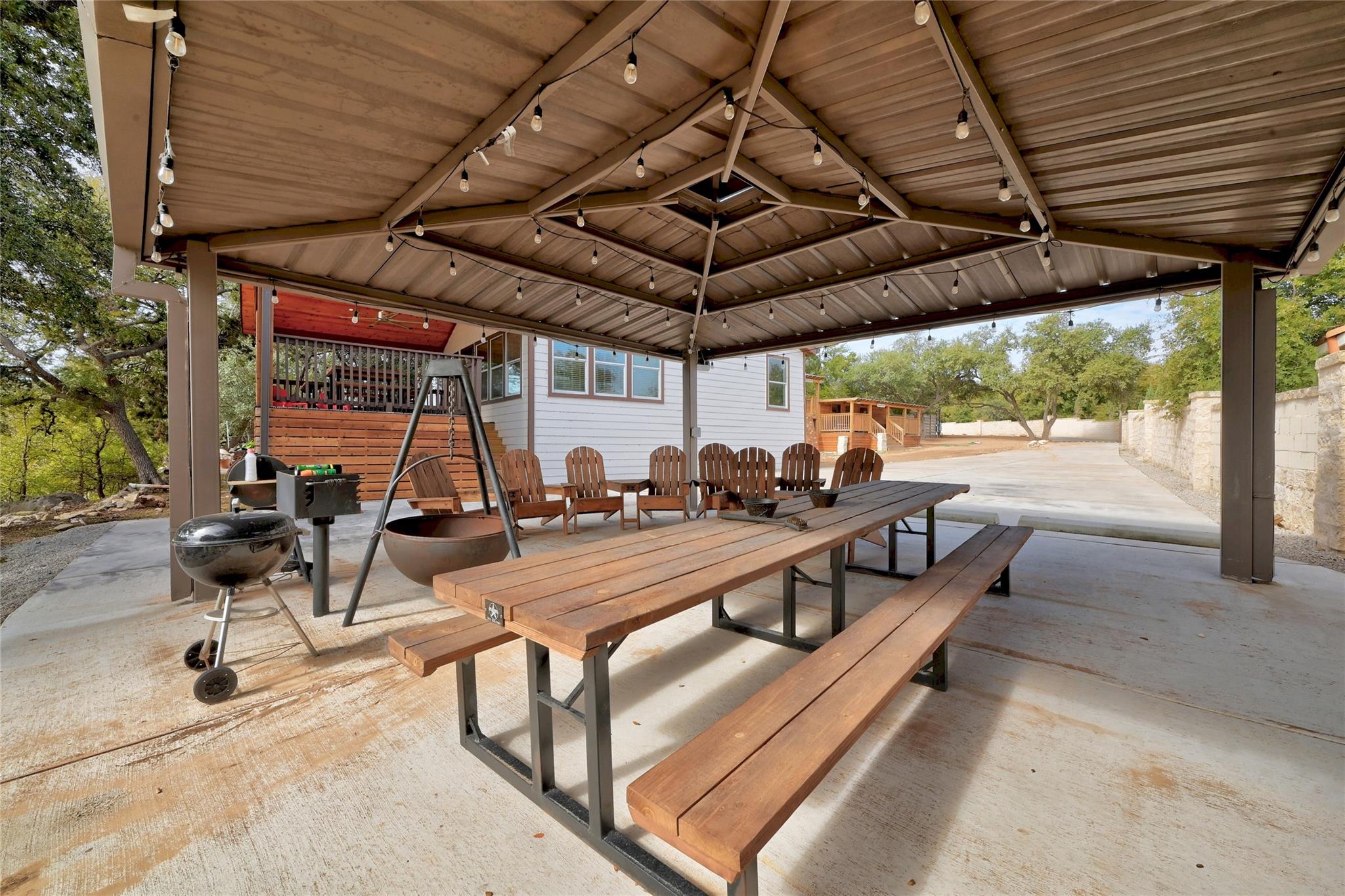2903 Oak Ridge Drive Spicewood TX 78669