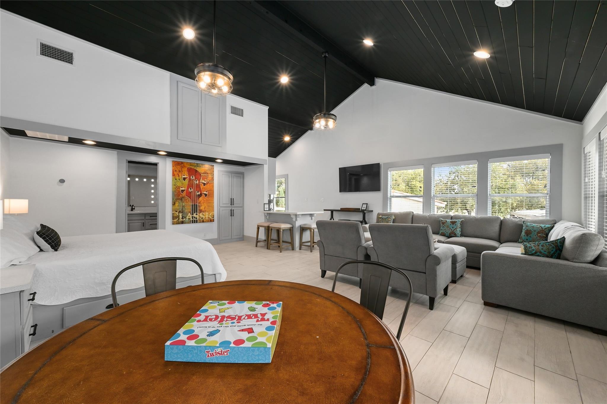 2903 Oak Ridge Drive Spicewood TX 78669