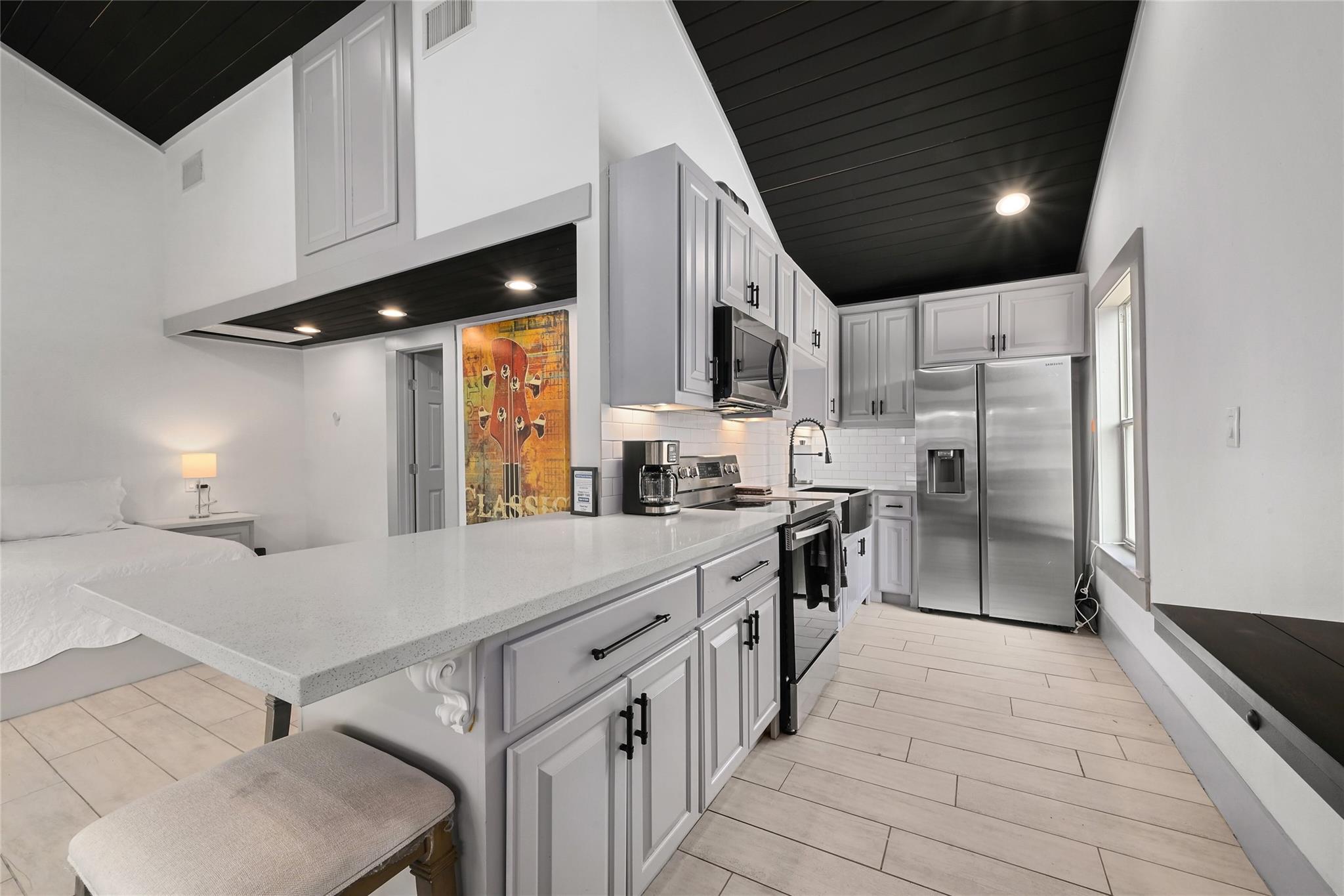 2903 Oak Ridge Drive Spicewood TX 78669