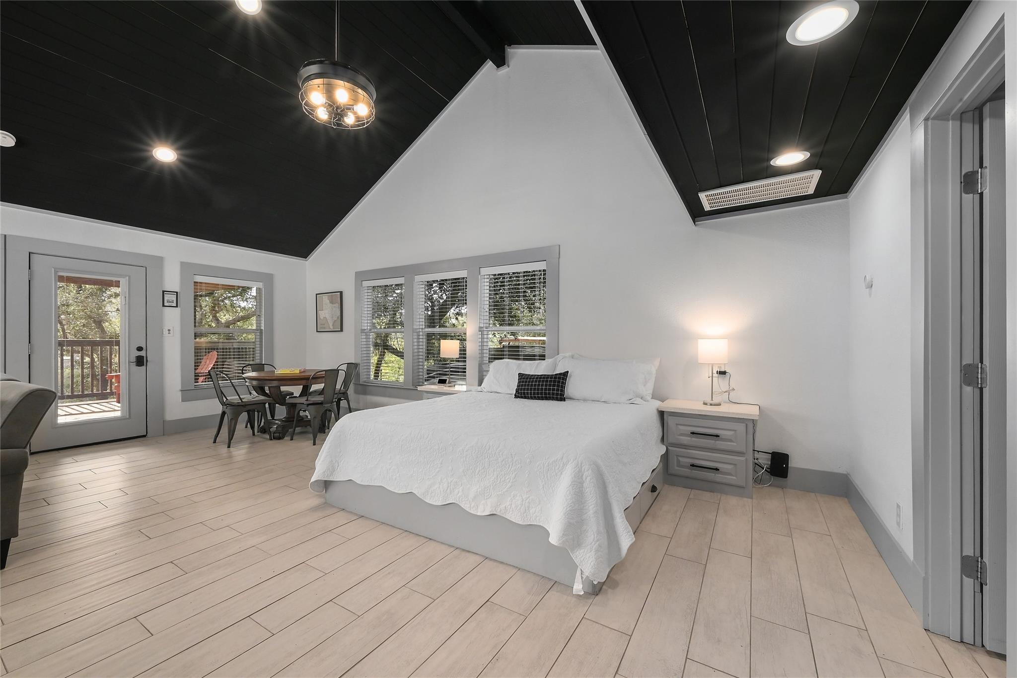 2903 Oak Ridge Drive Spicewood TX 78669