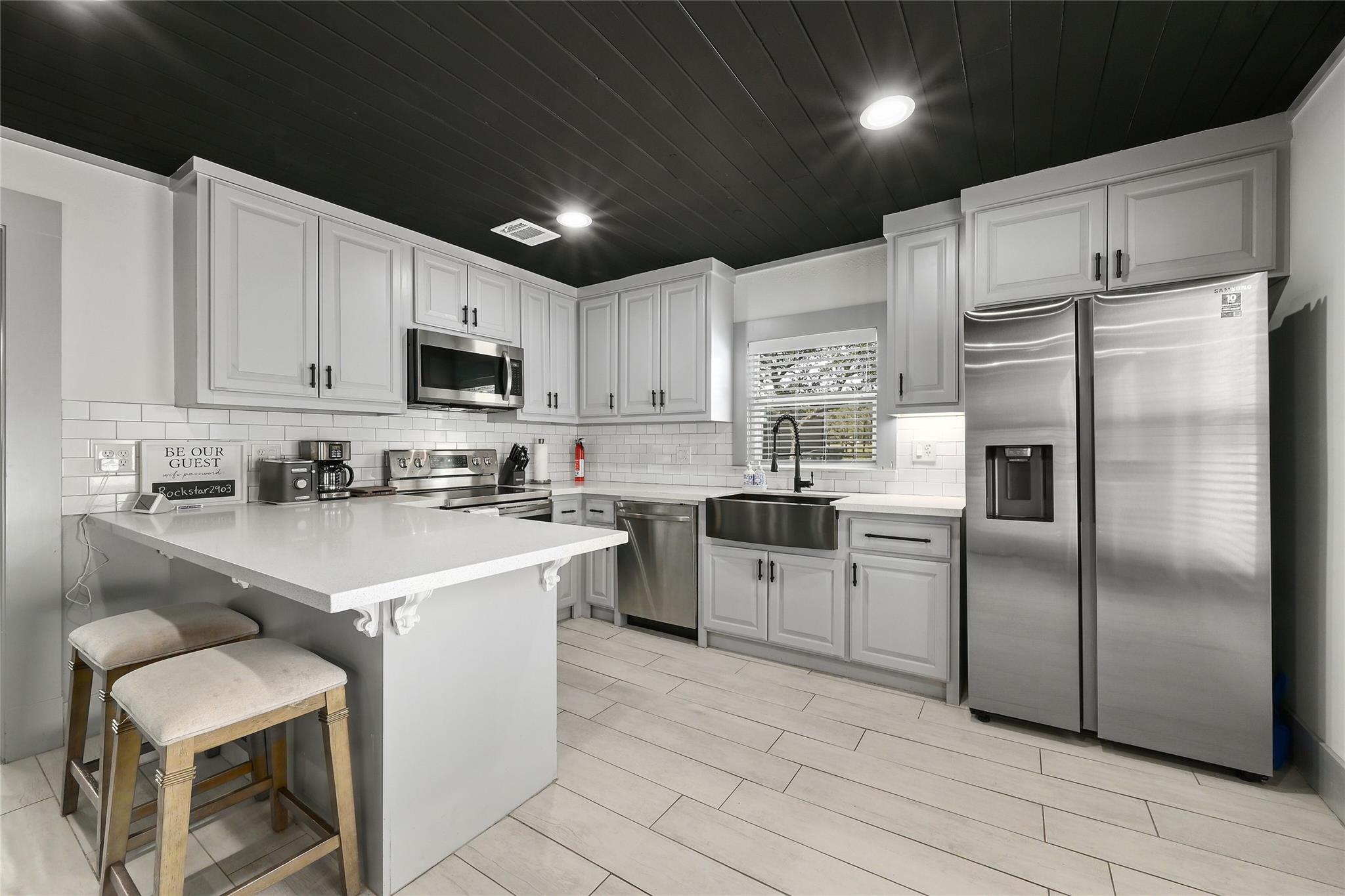 2903 Oak Ridge Drive Spicewood TX 78669