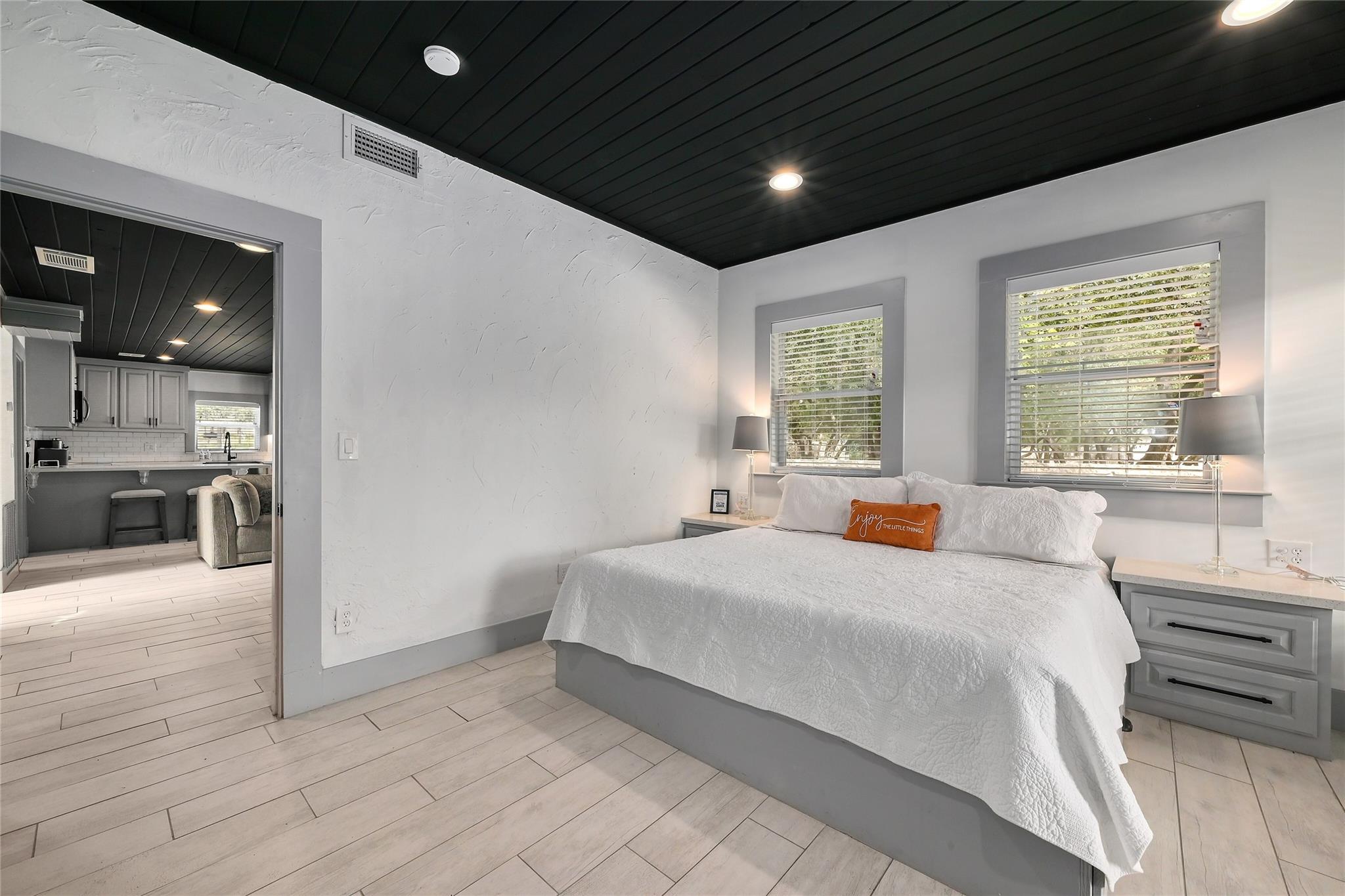 2903 Oak Ridge Drive Spicewood TX 78669
