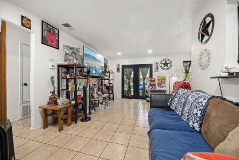 2412 E Stassney Lane Austin TX 78744