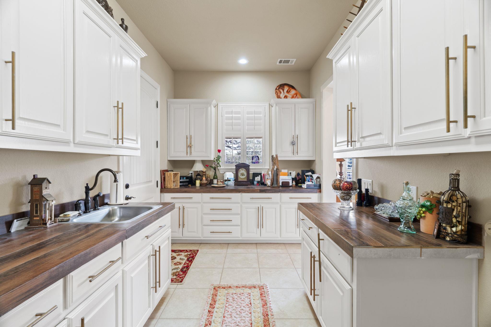 203 Circle Oaks Drive Burnet TX 78611