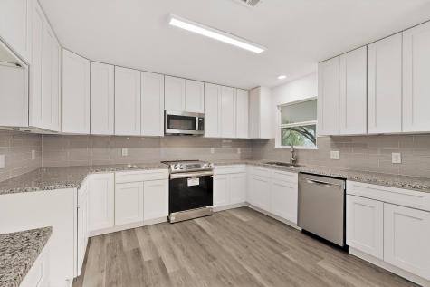 812 George Street Taylor TX 76574