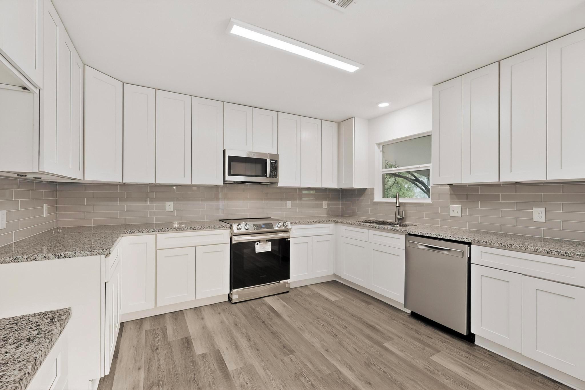 812 George Street Taylor TX 76574