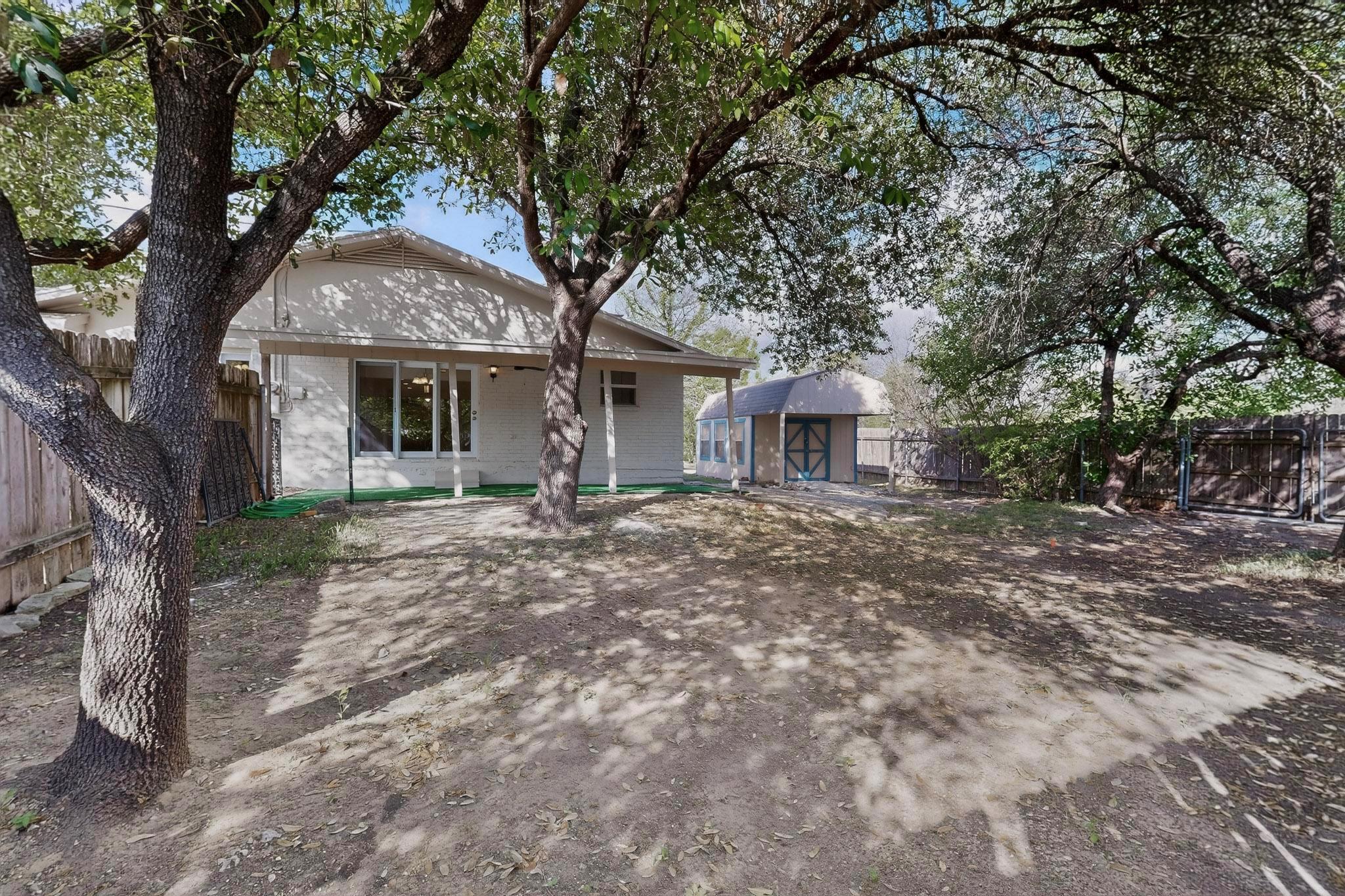 812 George Street Taylor TX 76574