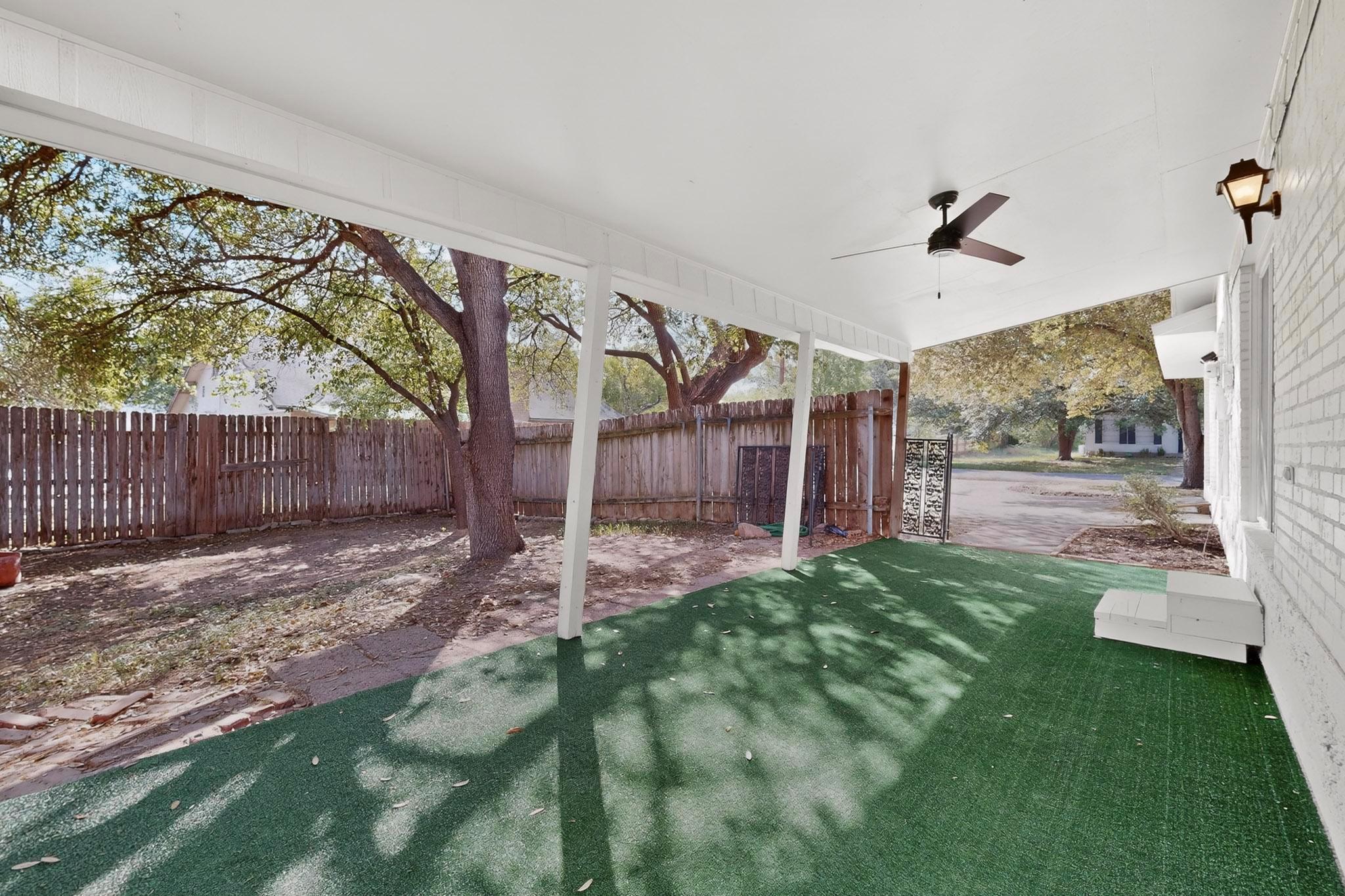 812 George Street Taylor TX 76574