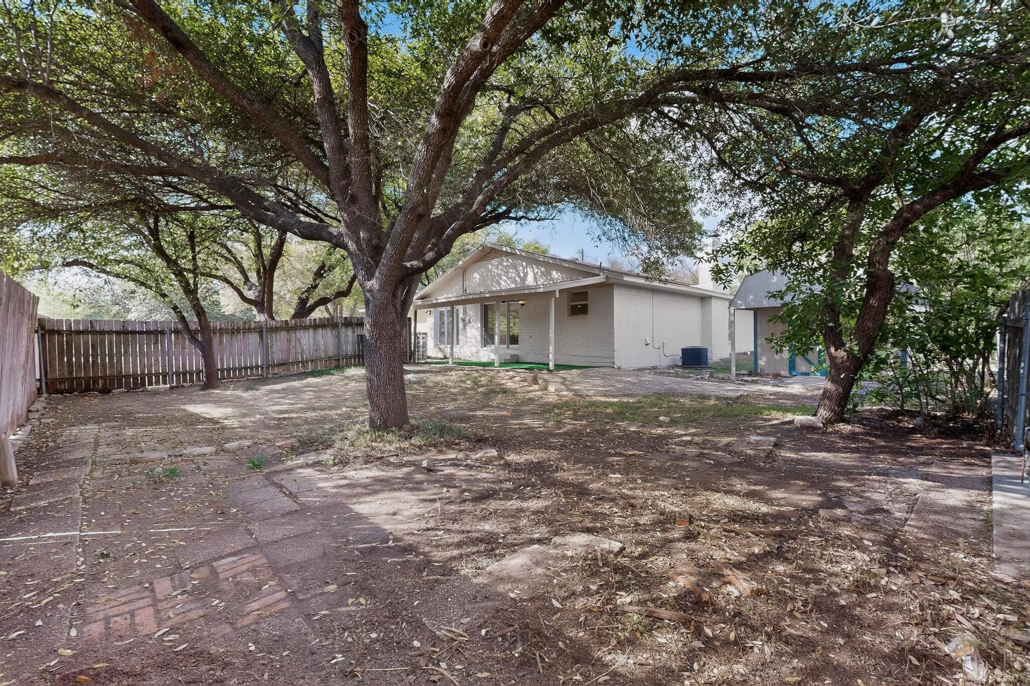 812 George Street Taylor TX 76574
