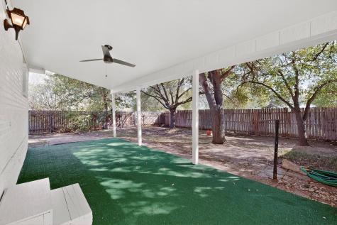 812 George Street Taylor TX 76574