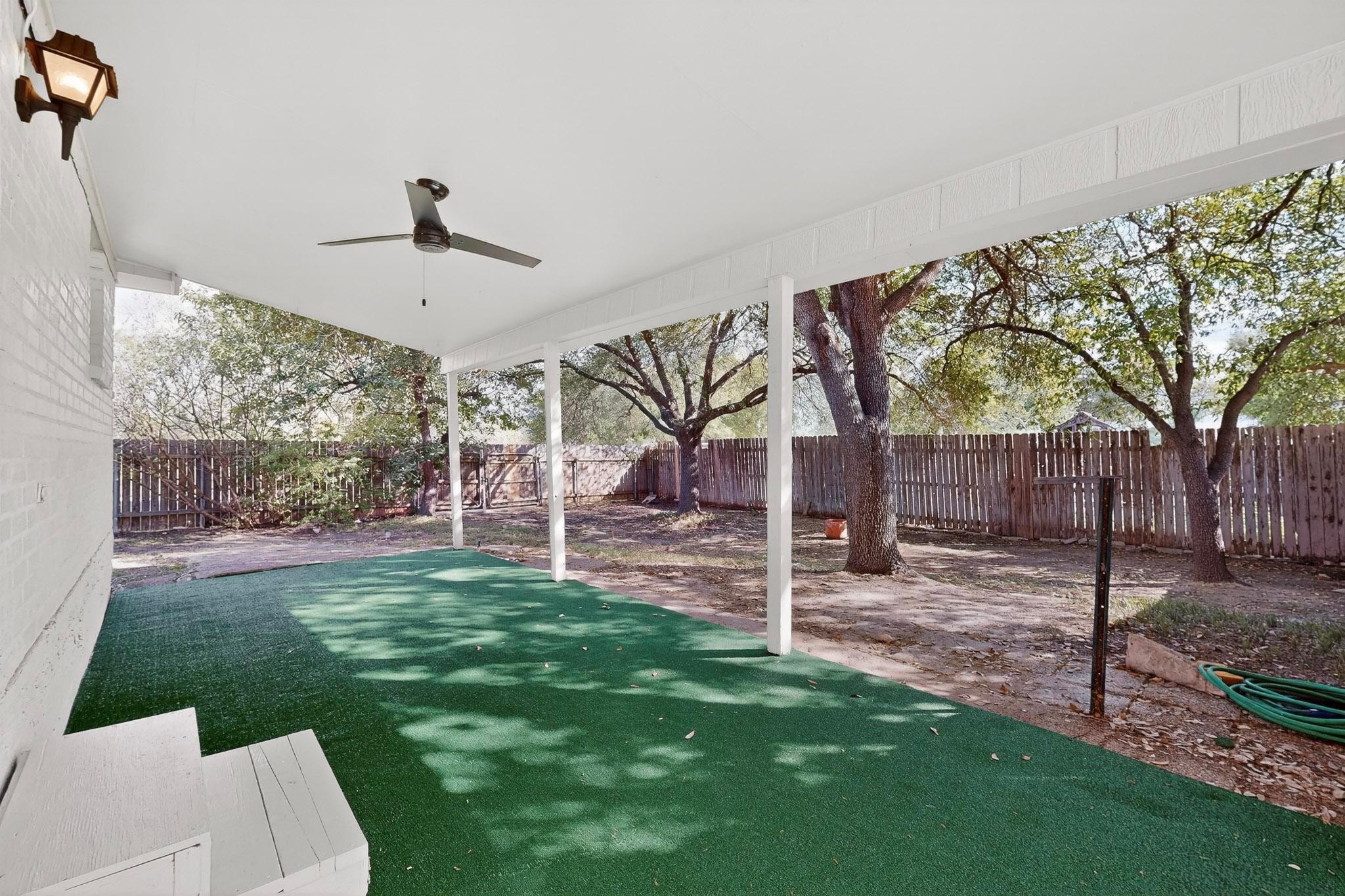 812 George Street Taylor TX 76574