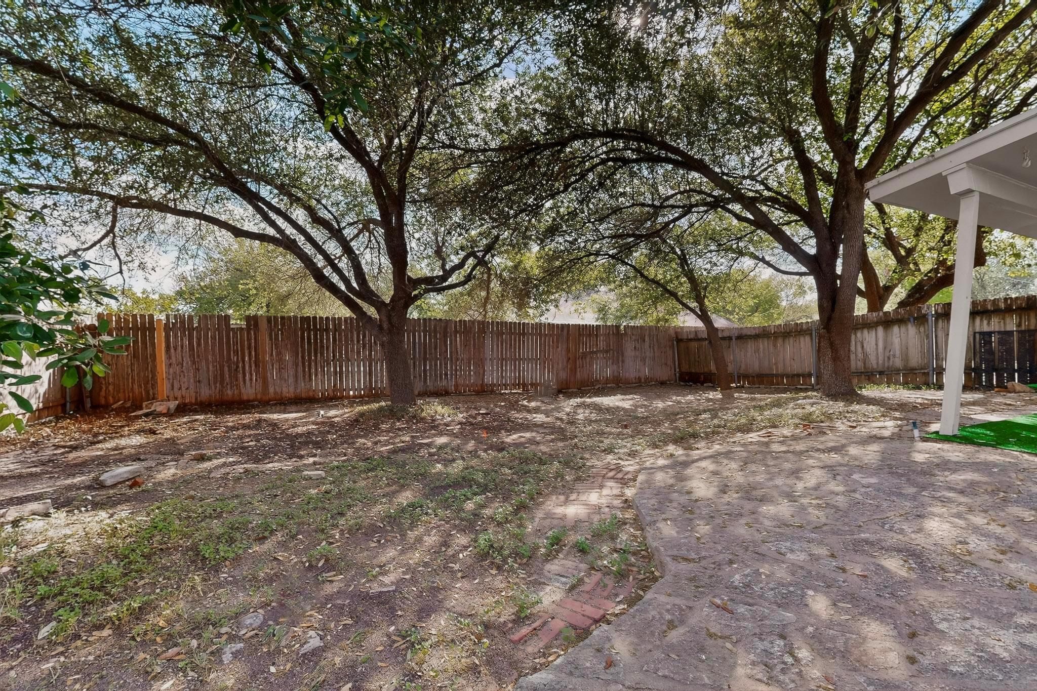 812 George Street Taylor TX 76574