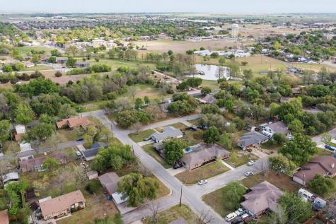 812 George Street Taylor TX 76574