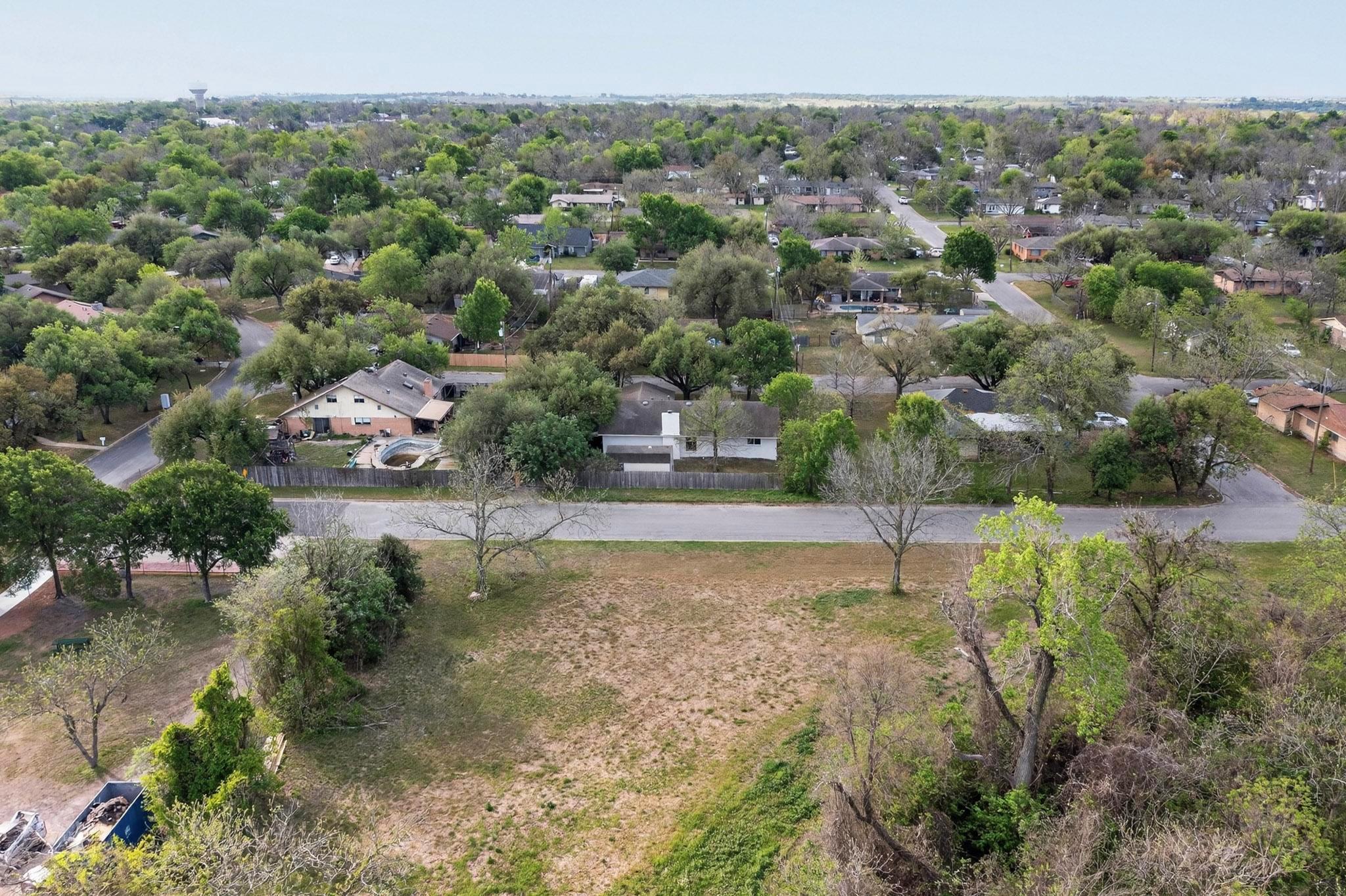 812 George Street Taylor TX 76574