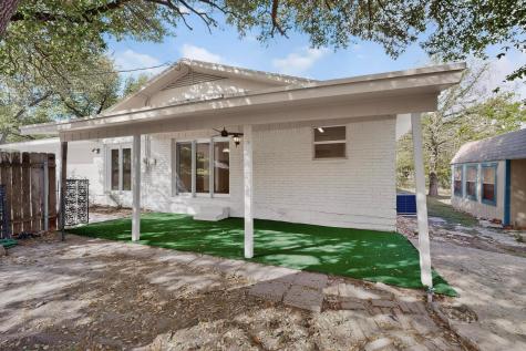 812 George Street Taylor TX 76574