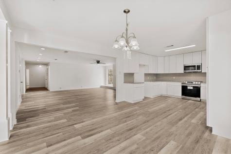 812 George Street Taylor TX 76574