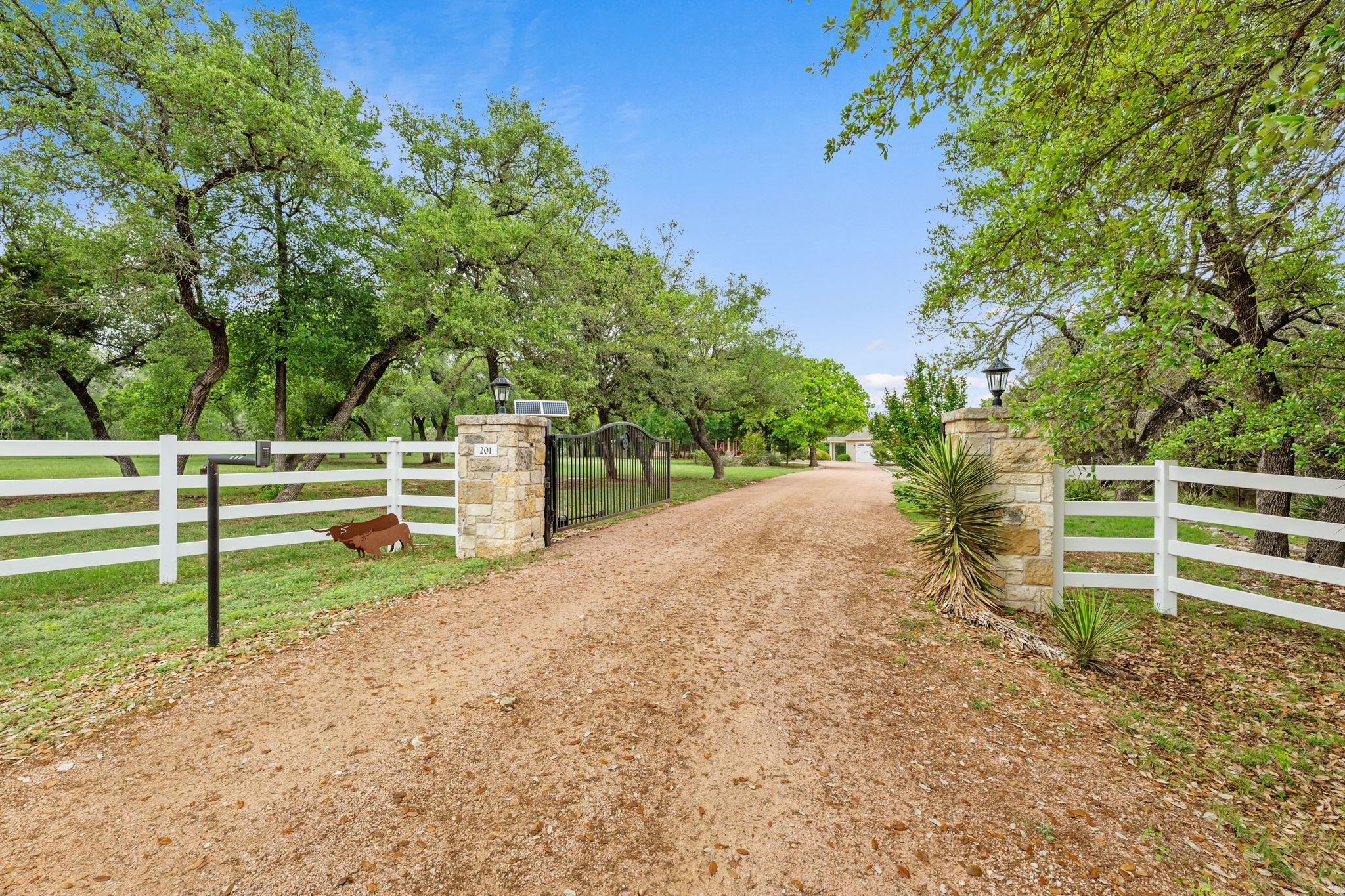 201 Shady Oaks Trail Liberty Hill TX 78642