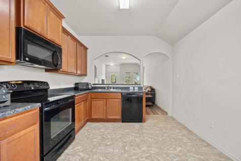 621 Amber Lane Jarrell TX 76537