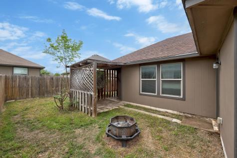 621 Amber Lane Jarrell TX 76537