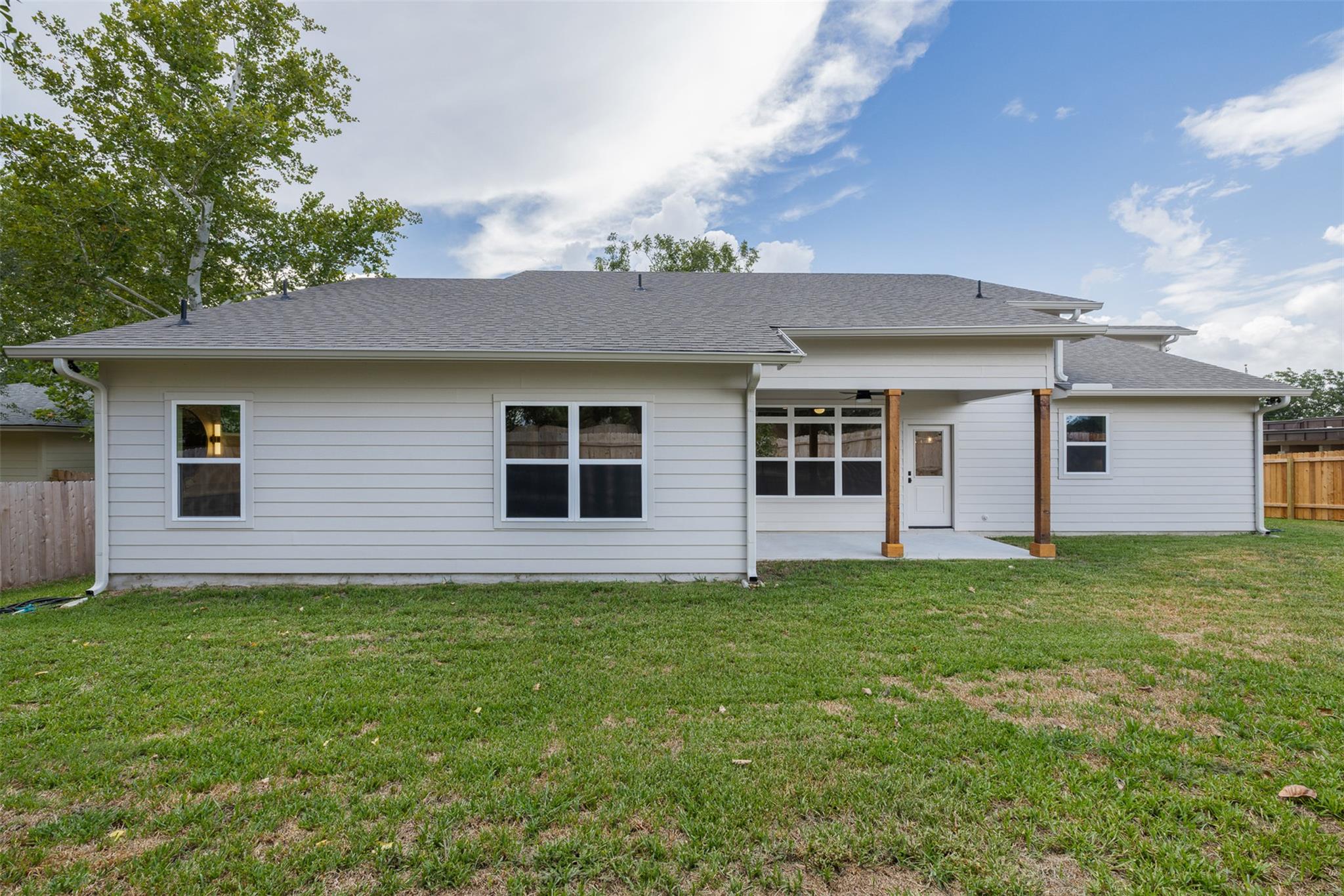 271 College La Grange TX 78945