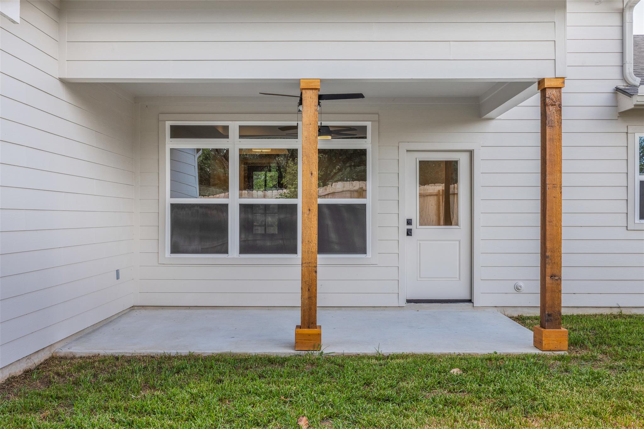 271 College La Grange TX 78945