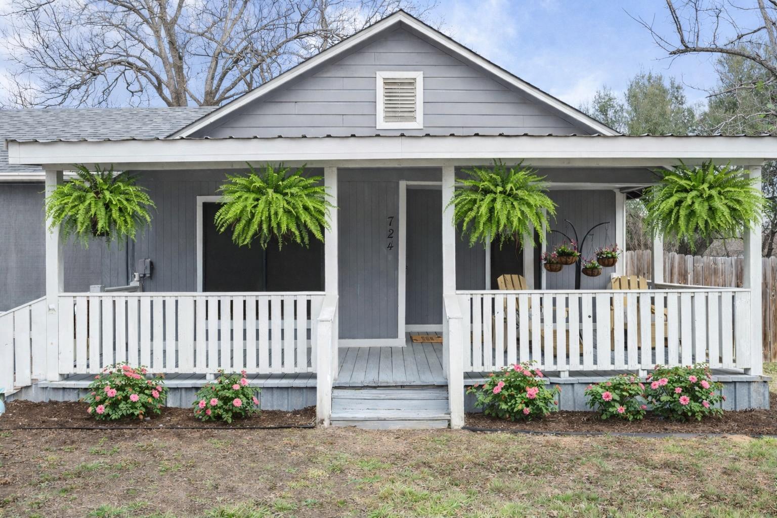724 Scarbrough Street Rockdale TX 76567