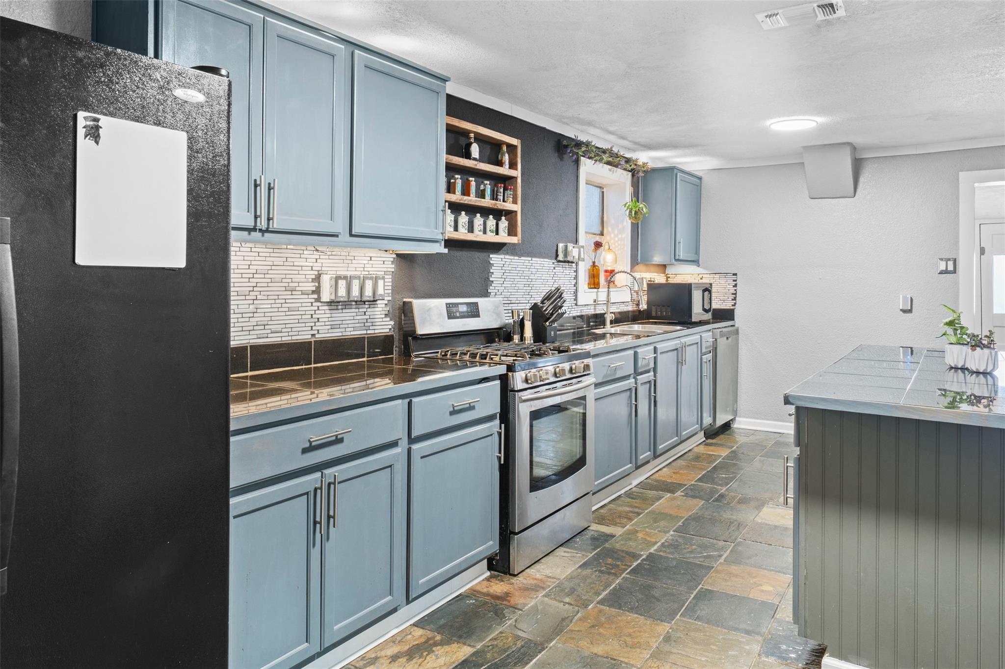 724 Scarbrough Street Rockdale TX 76567