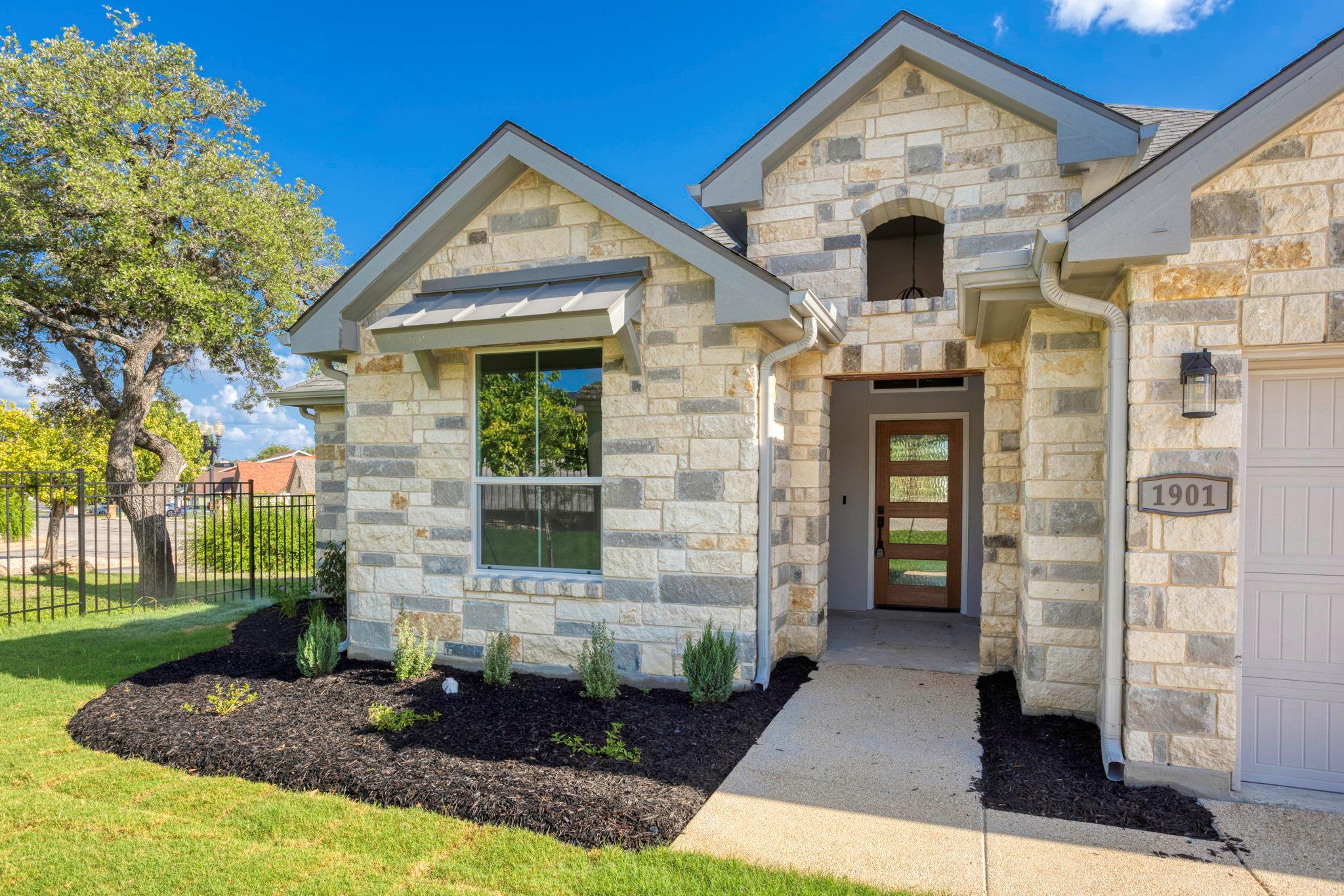 1901 N Chateau Lane Lane N Kerrville TX 78028