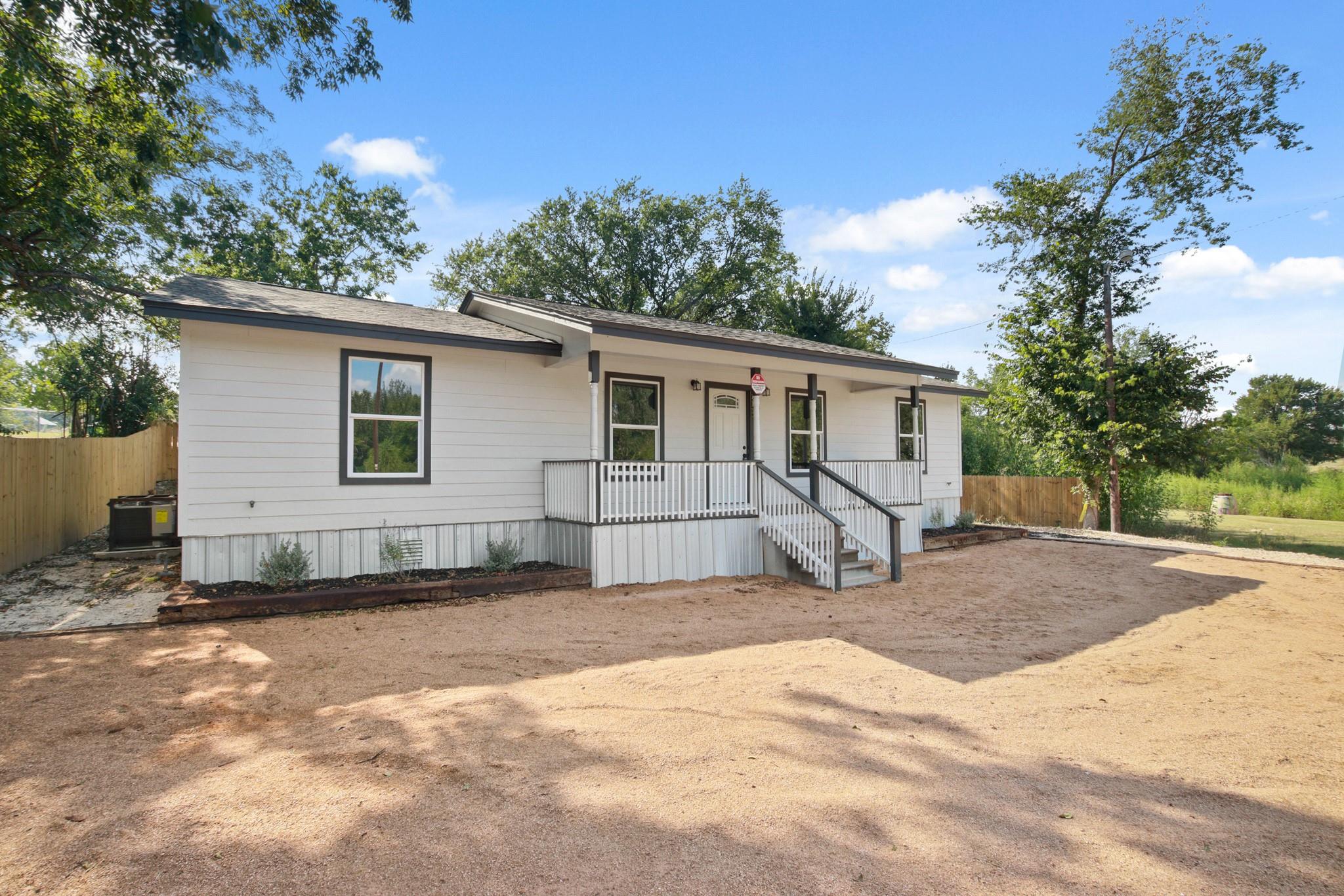 713 Burkett Street Taylor TX 76574