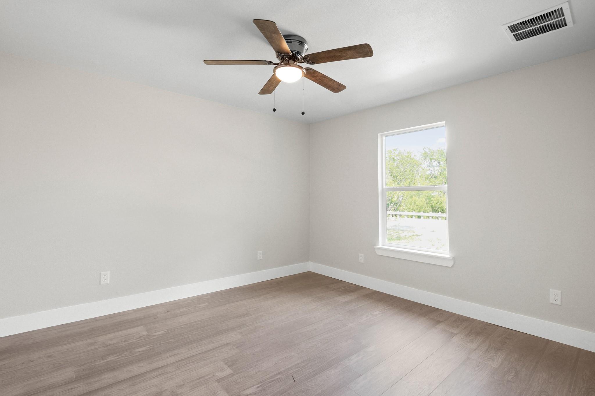 713 Burkett Street Taylor TX 76574