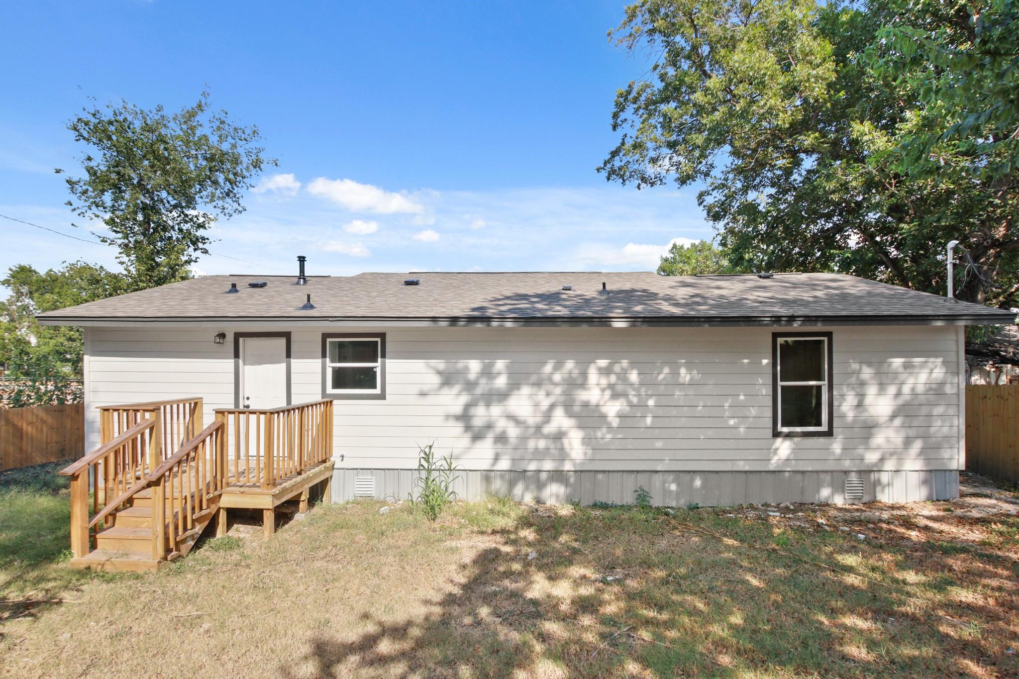 713 Burkett Street Taylor TX 76574