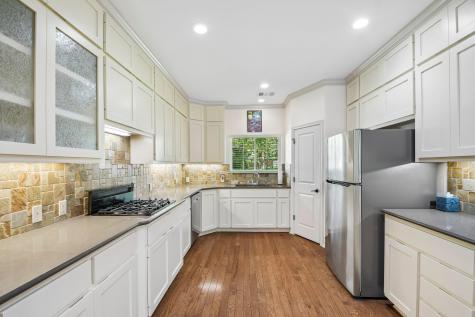 307 W 4th Street Elgin TX 78621