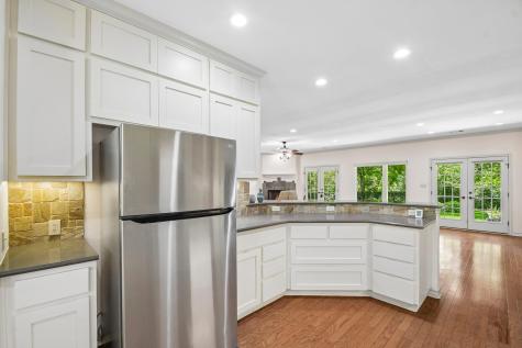 307 W 4th Street Elgin TX 78621