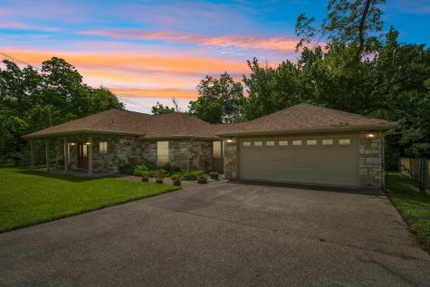307 W 4th Street Elgin TX 78621