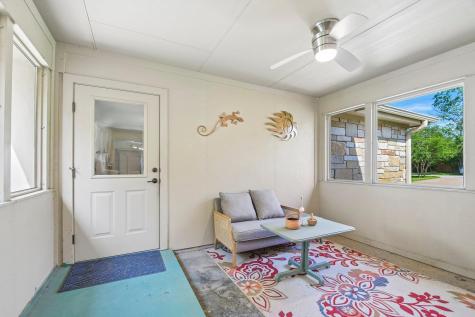 307 W 4th Street Elgin TX 78621
