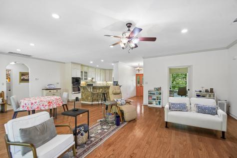 307 W 4th Street Elgin TX 78621