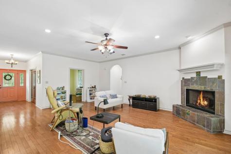 307 W 4th Street Elgin TX 78621