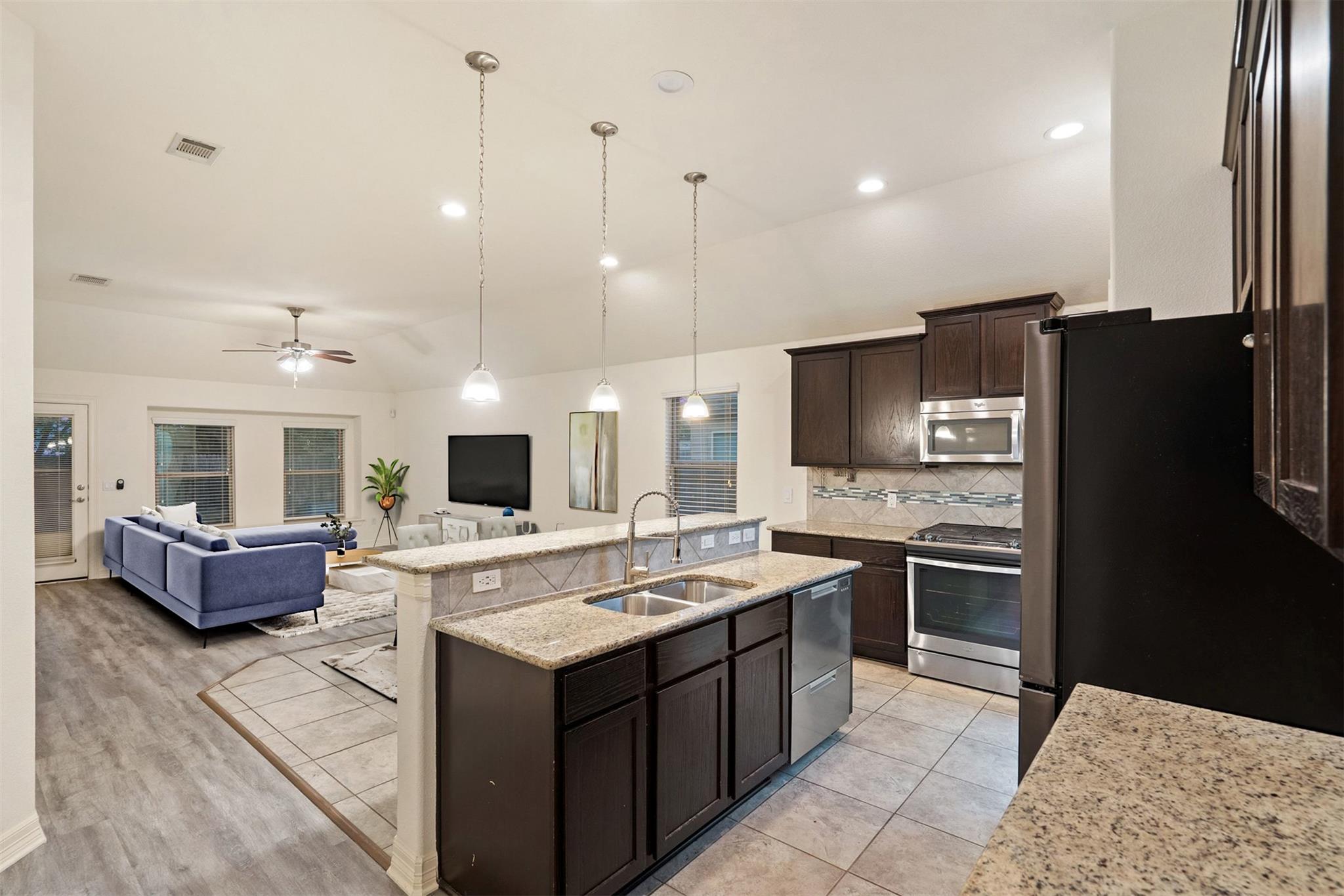 2705 Kingsland Way Austin TX 78725