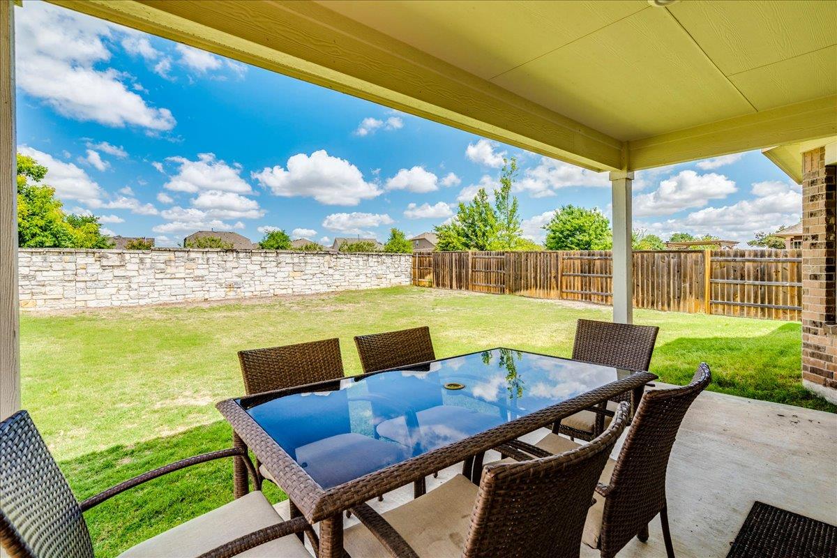 499 Coyote Creek Way Kyle TX 78640