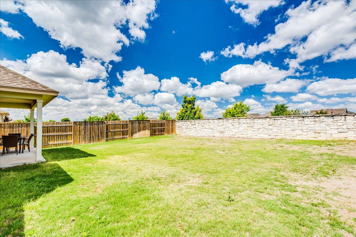 499 Coyote Creek Way Kyle TX 78640