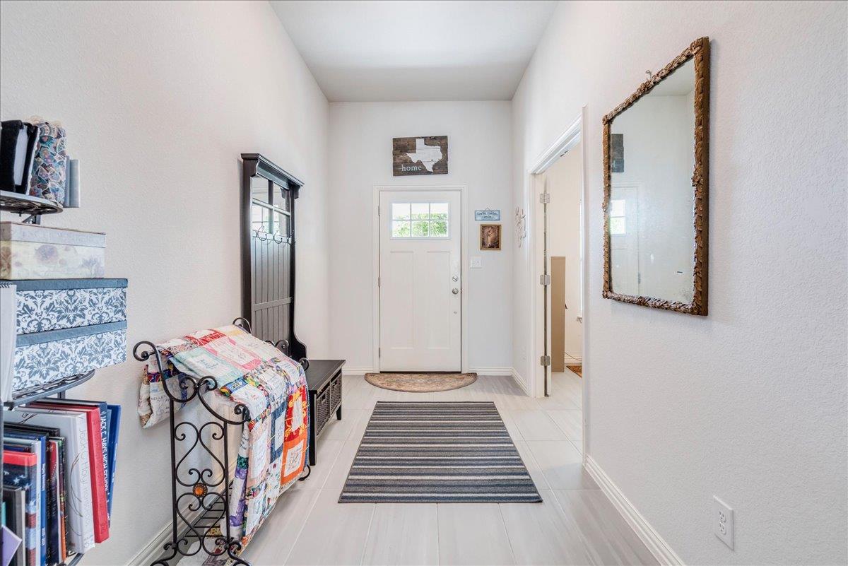499 Coyote Creek Way Kyle TX 78640