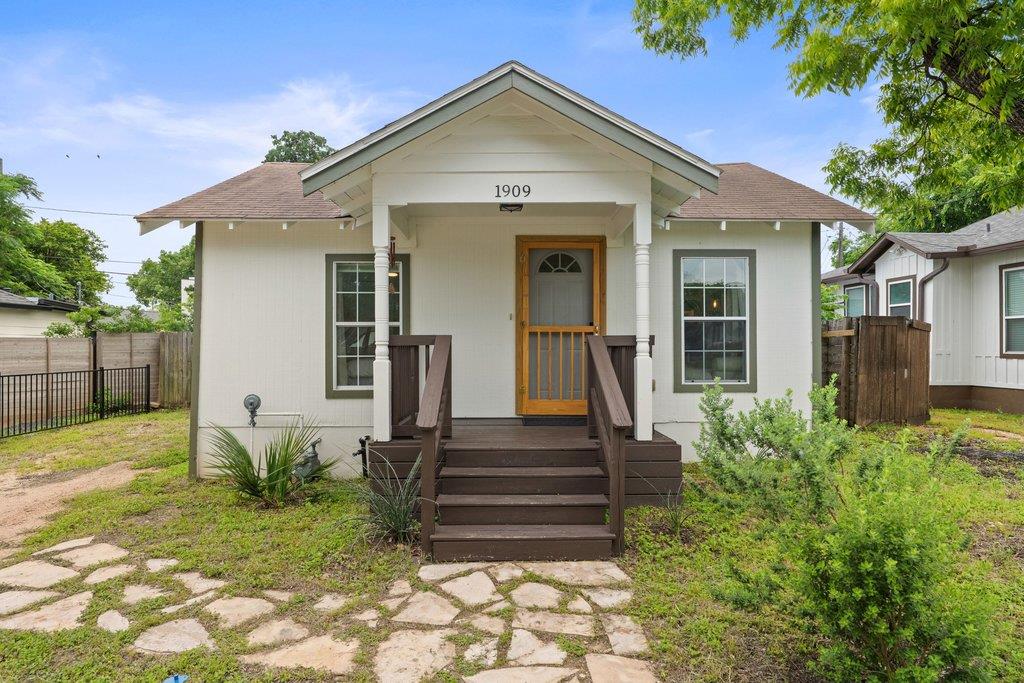 1909 College Row Austin TX 78702